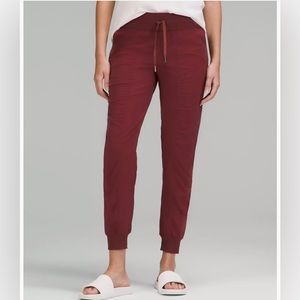 Lululemon dance studio jogger, maroon size 8